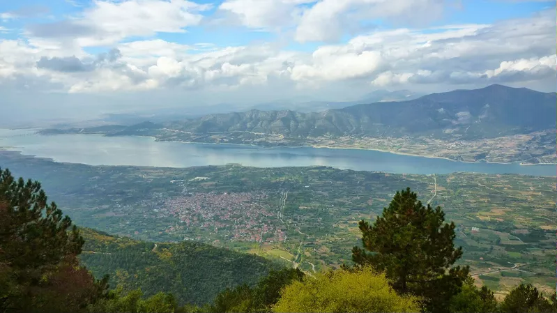 Resize Thea apo Katafigi pros Velventp